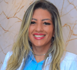 Dra. Camila Queiroz Rocha, dentista em São Paulo