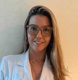 Dra. Simone Silva, dentista em Salvador