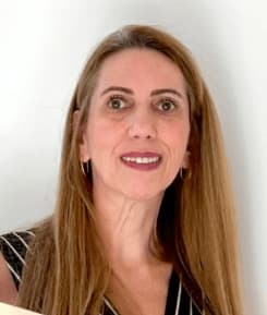 Dra. Cristhye Randi, dentista em São Paulo